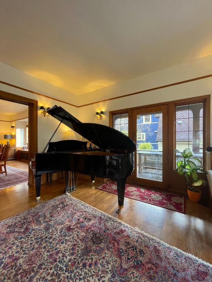 Cecil Bacon Manor Bed & Breakfast Seattle Exterior photo