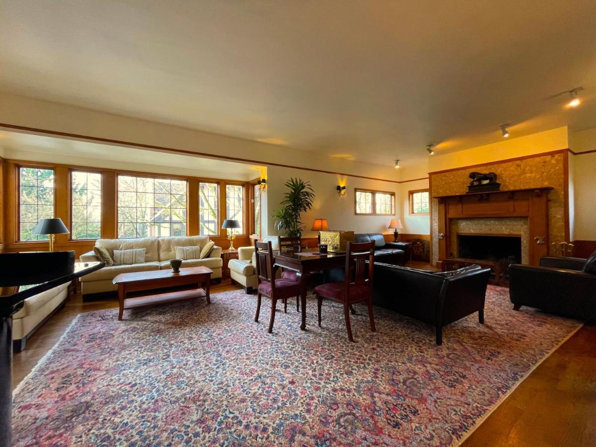 Cecil Bacon Manor Bed & Breakfast Seattle Exterior photo