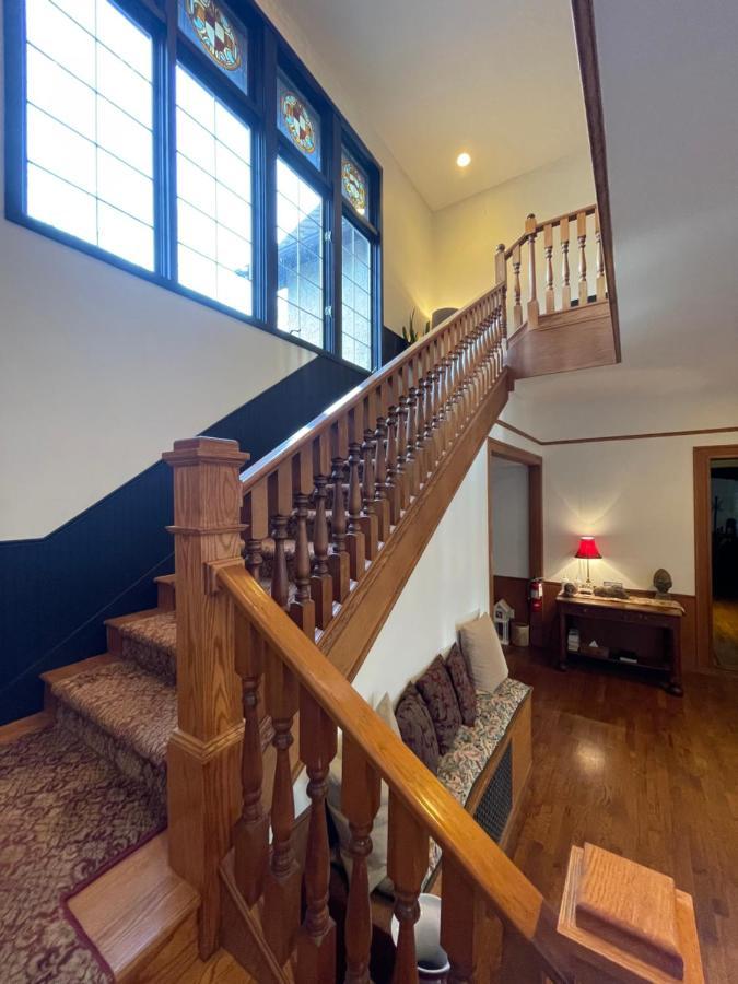 Cecil Bacon Manor Bed & Breakfast Seattle Exterior photo